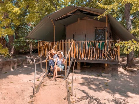 Camp Leopard - Yala Safari Glamping Campground/ 
RV Resort in Southern Province