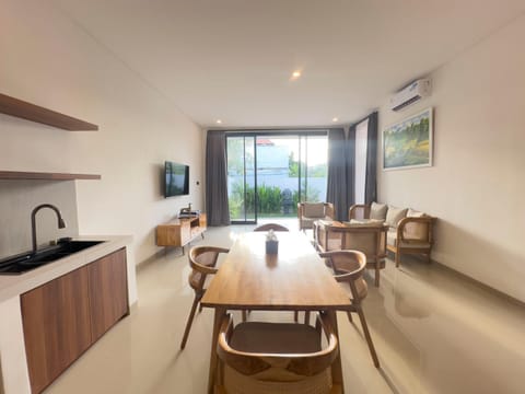 Dining area, Breakfast