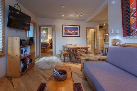 Juniper Springs Lodge # 426 Casa in Mammoth Lakes
