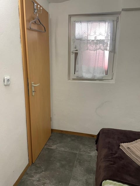 Kleinzimmer Bed and Breakfast in Oestrich-Winkel