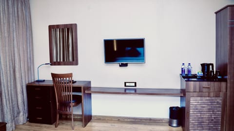 TV and multimedia, Kitchen or kitchenette, Dining area