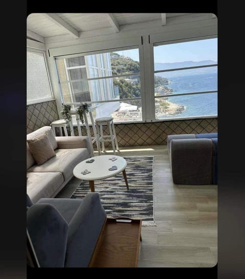 Thea Seaview Studio Apartment in Vlorë