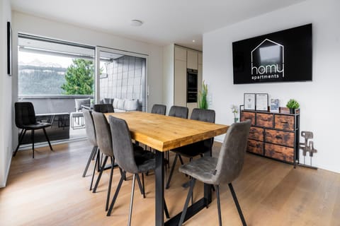 Communal lounge/ TV room, TV and multimedia, Dining area, Evening entertainment
