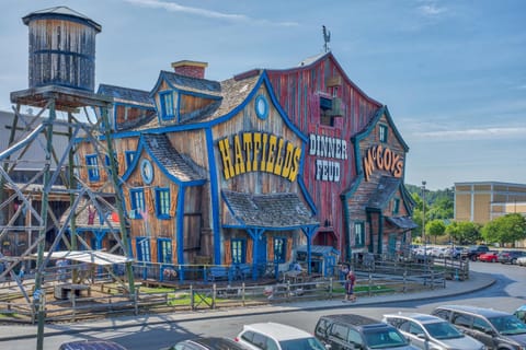 Sweet Mountain Escape by American Patriot Getaways House in Pigeon Forge