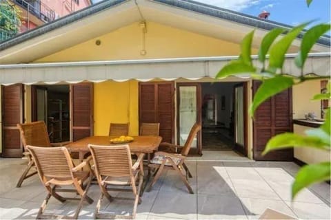 Property building, Patio, Balcony/Terrace