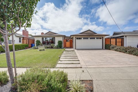Private Zen Garden and Fireplace Chic Hayward Oasis House in Union City