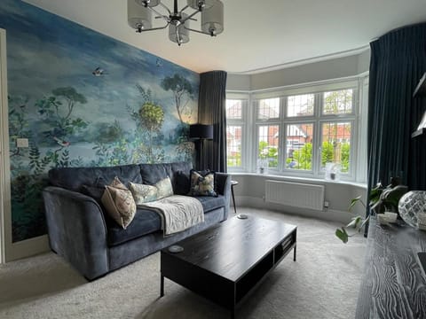 Luxury 3 Bedroom Home - 15mins to Birkdale Open House in West Lancashire District