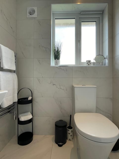 Luxury 3 Bedroom Home - 15mins to Birkdale Open House in West Lancashire District