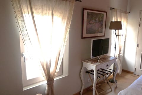 Mas des Treilles - Chambre d'hôtes "Côté Villages" Bed and Breakfast in Forcalquier