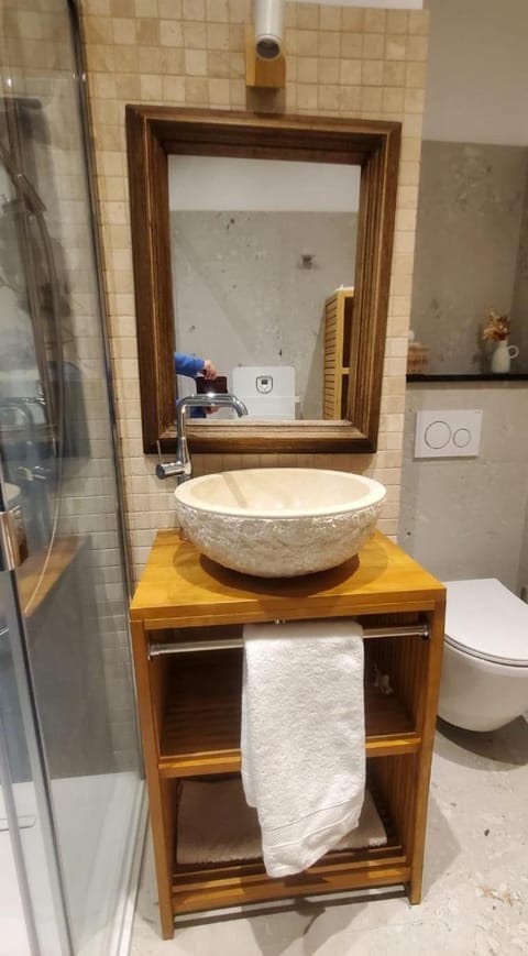 Mas des Treilles - Chambre d'hôtes "Côté Villages" Bed and Breakfast in Forcalquier