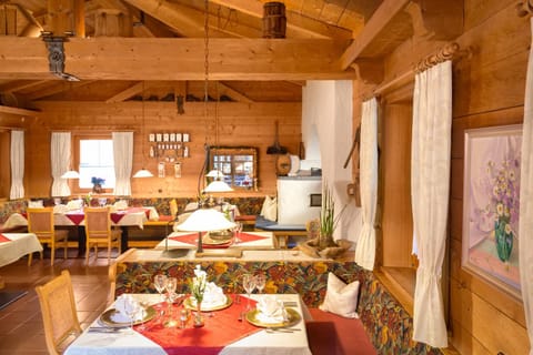 Restaurant/places to eat, Food and drinks, Food