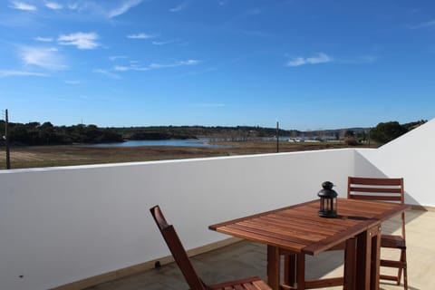 Balcony/Terrace, Lake view