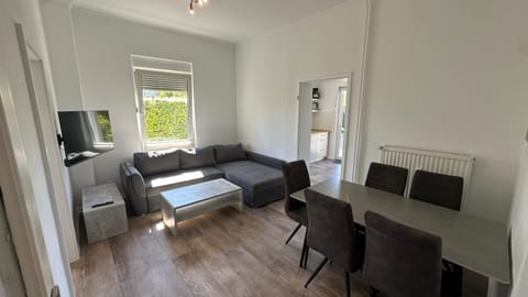 TV and multimedia, Living room, Dining area