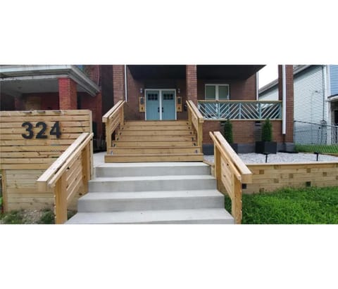 Modern smart oasis Apartment in Homestead