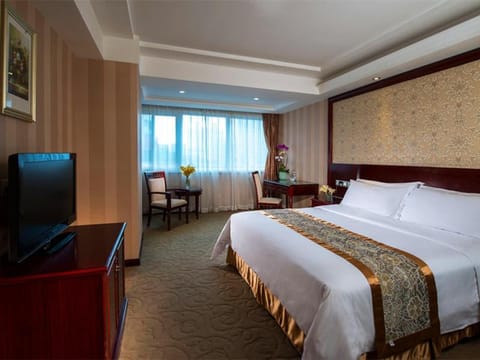 Vienna Hotel Shenzhen Fenghuang Road Hotel in Hong Kong