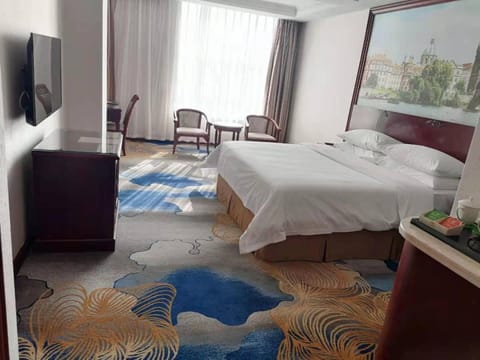 Vienna Hotel Shenzhen Longhua Qinghu Road Hotel in Shenzhen