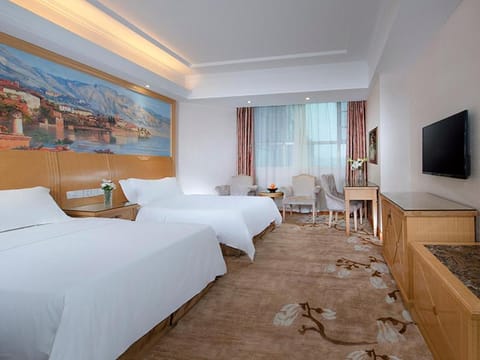 Vienna Hotel Dongguan Tangxia Lincun Square Hotel in Shenzhen