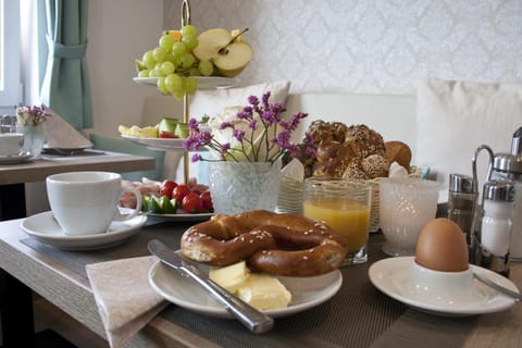 Hotel Claro Garni Übernachtung mit Frühstück in Erding