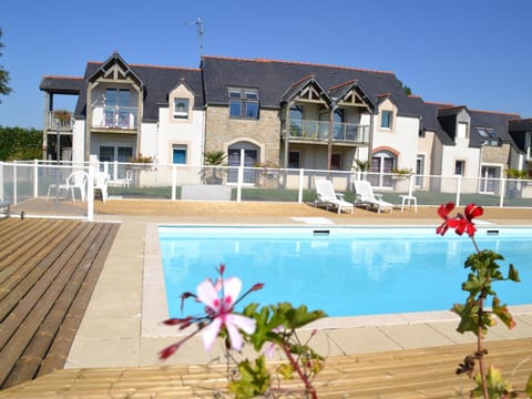 Property building, Pool view, Swimming pool