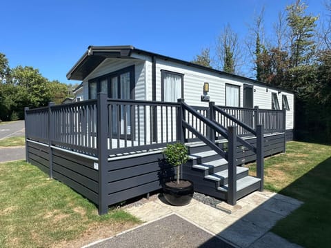 Property building, Garden, Garden view