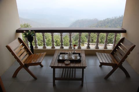 Balcony/Terrace, Garden view, Mountain view