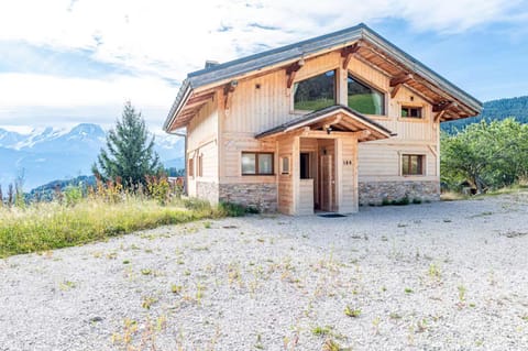 Property building, Facade/entrance, Off site