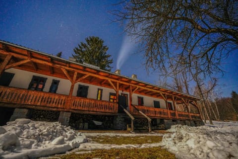 Property building, Facade/entrance, Winter