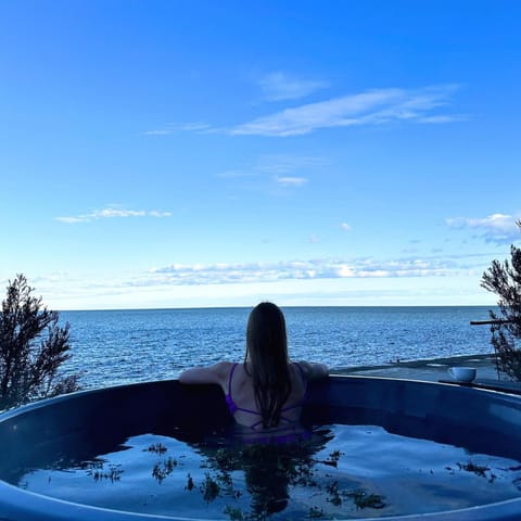 Day, People, Natural landscape, Hot Tub, Lake view