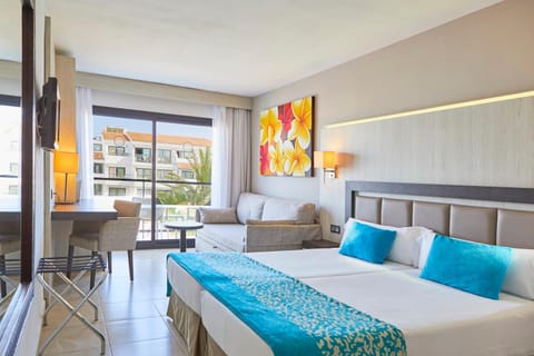 FERGUS Style Bahamas Hotel in Ibiza
