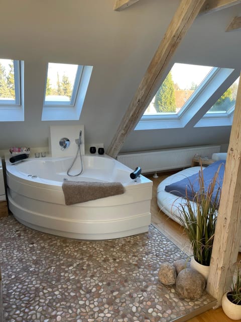 private Wellness Suiten mit Whirlpool Eigentumswohnung in Hattingen