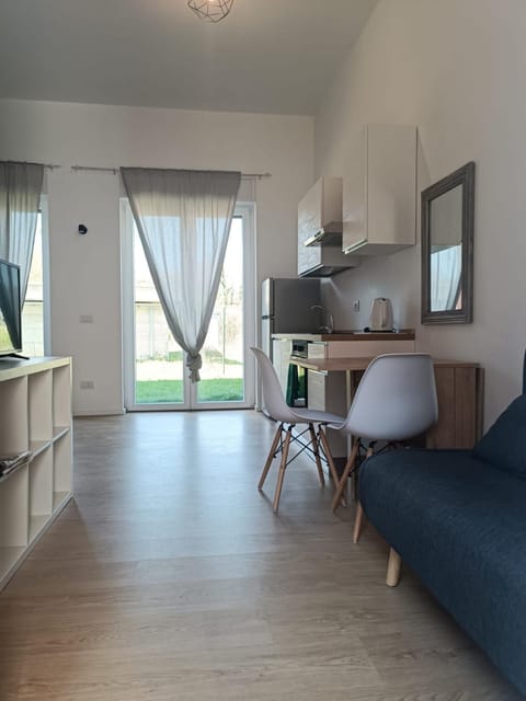 Bright and private apartment with yard Apartment in Legnano