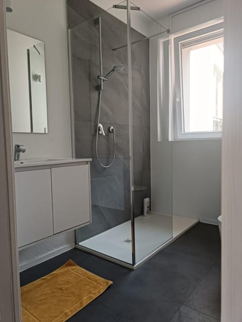 Bright and private apartment with yard Apartment in Legnano