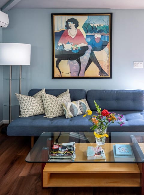 Living room, Decorative detail, Seating area