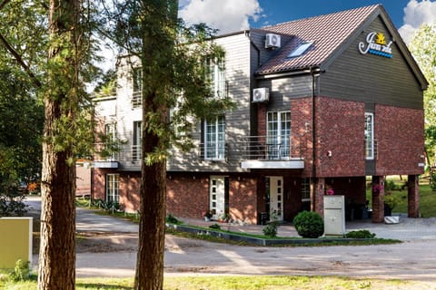 Property building, Facade/entrance