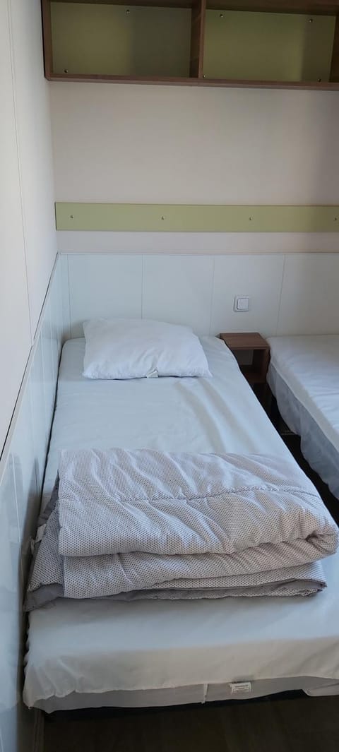 Mobil Home F21 - Camping Phare d'Opale - Le Portel Luxury tent in Le Portel