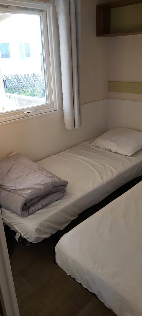 Mobil Home F21 - Camping Phare d'Opale - Le Portel Luxury tent in Le Portel