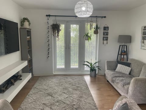 Two bedroom apartment with balcony North West central location Apartment in Widnes