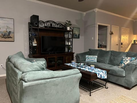 Mariners Village Tranquil Condo Apartment in Taylor Lake Village