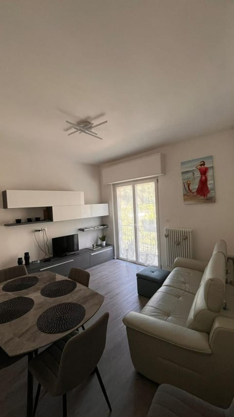 Communal lounge/ TV room, TV and multimedia, Living room, Dining area, Evening entertainment