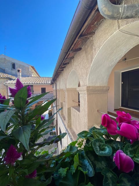 Piccolo monolocale in convento del 1600 Apartment in Terni