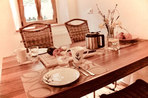 Kitchen or kitchenette, Decorative detail, Dining area