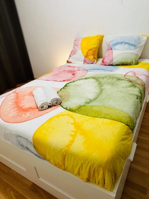 Chambre chez Flore, Versailles Thoiry, France, miniature Apartment in Île-de-France