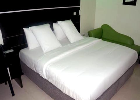 De Rigg Place - Alaka Estate, Surulere Hotel in Lagos