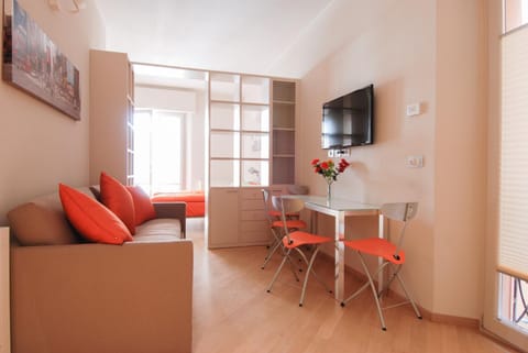 TV and multimedia, Living room, Dining area