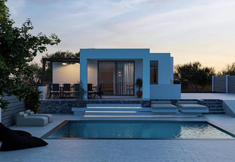 Property building, Patio, Swimming pool, sunbed