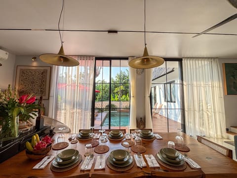 Dining area, Pool view, Swimming pool