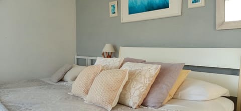 Bed, Decorative detail, Bedroom