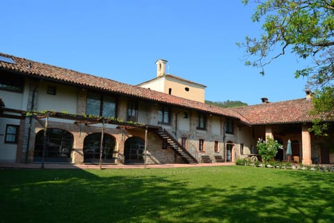 Facade/entrance, Garden