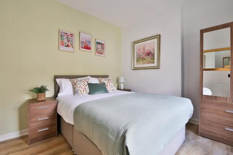 Neath Valley – Family Haven near Waterfalls Bed and Breakfast in Crynant