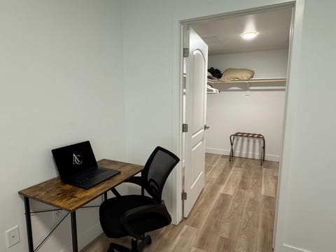 Business facilities, internet, wardrobe, air conditioner
